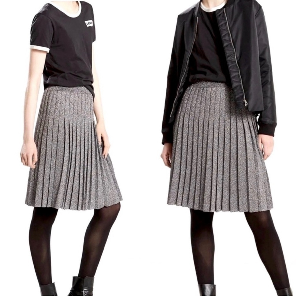 LEVI’S Pleated Knit Skirt in Metallic Silver
